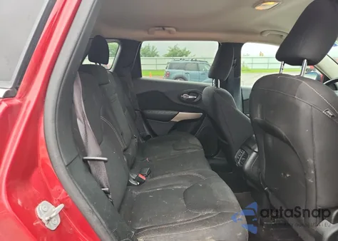 2017 Jeep Cherokee Latitude z USA, uszkodzony, nr VIN 1C4PJMCS3HW637246